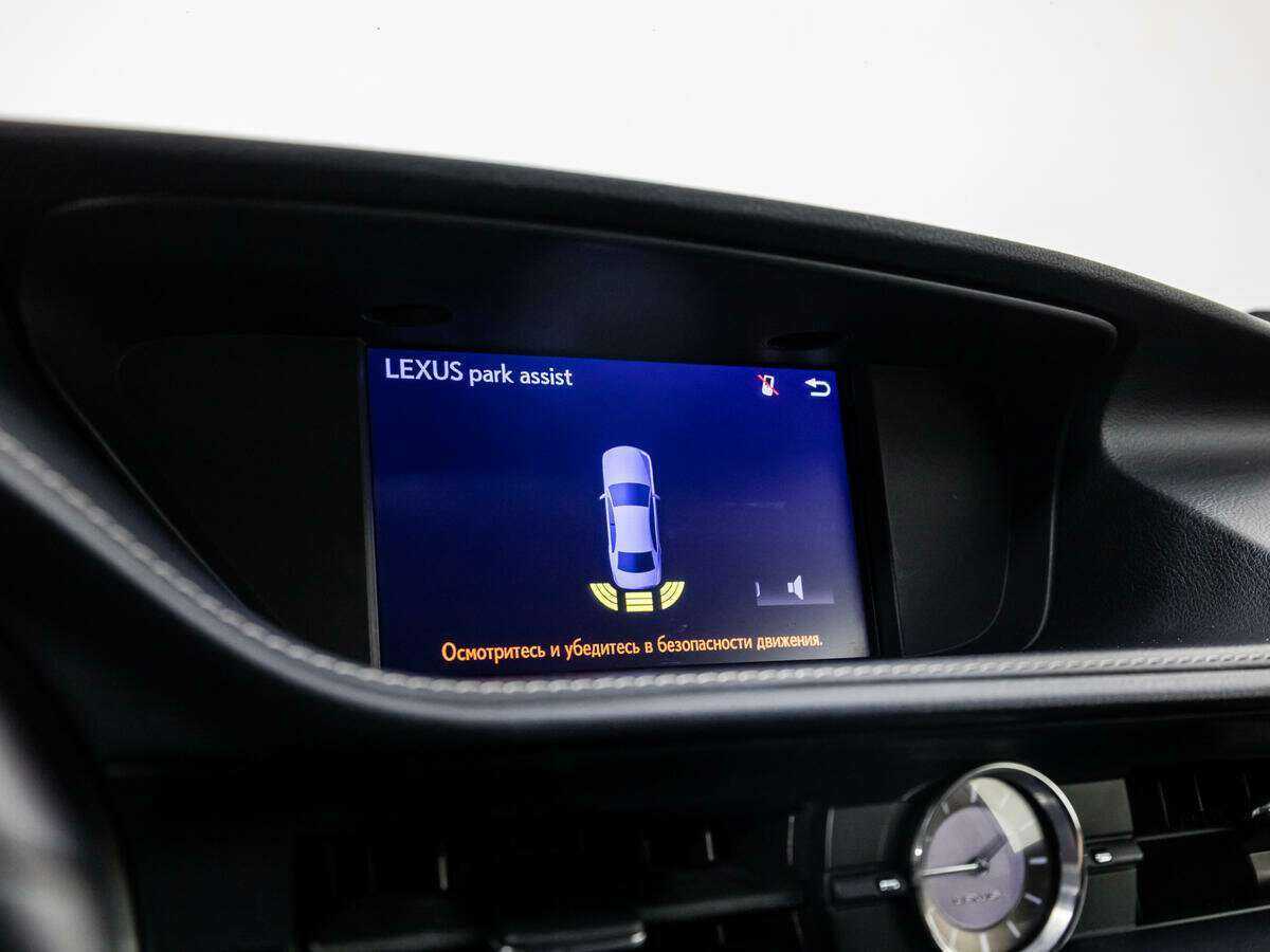 Lexus ES с пробегом — 2018 год. Фото: #19