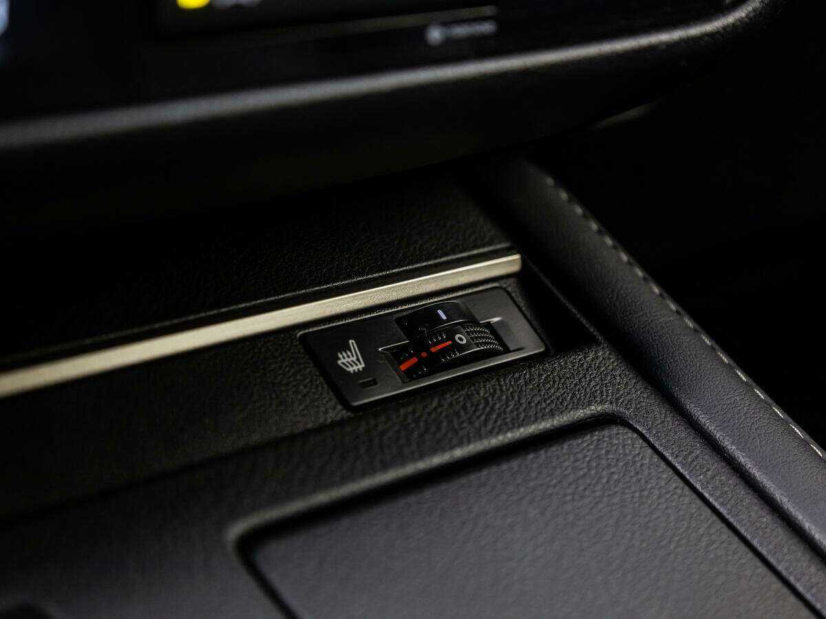 Lexus ES с пробегом — 2018 год. Фото: #21