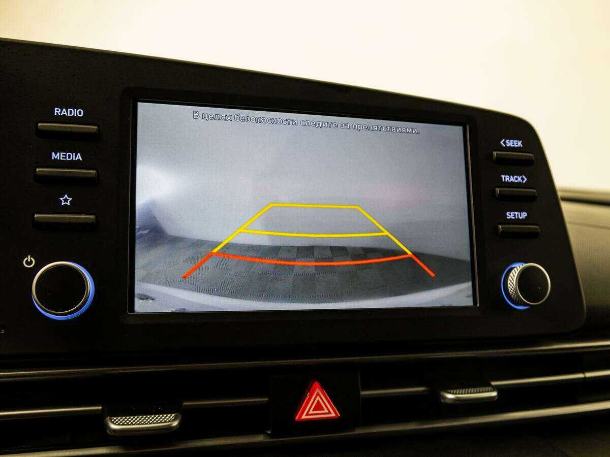 Hyundai Elantra с пробегом — 2020 год. Фото: #14