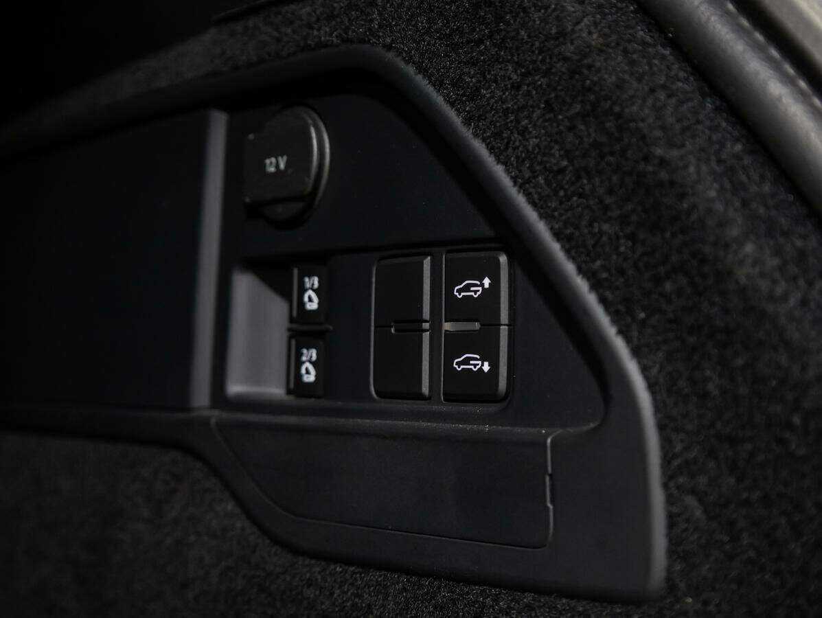 Volkswagen Touareg с пробегом — 2018 год. Фото: #17