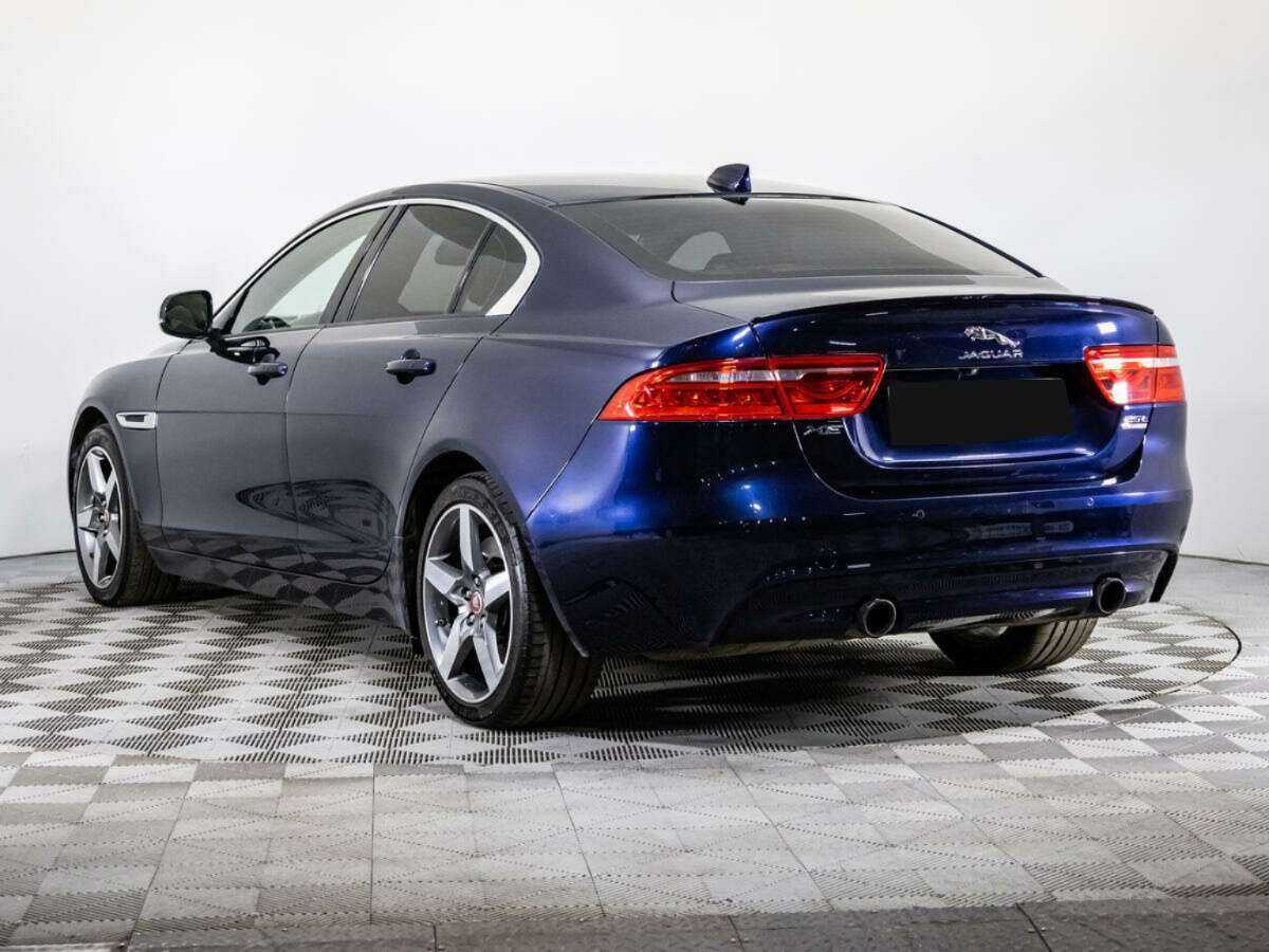 Jaguar XE с пробегом — 2017 год. Фото: #6