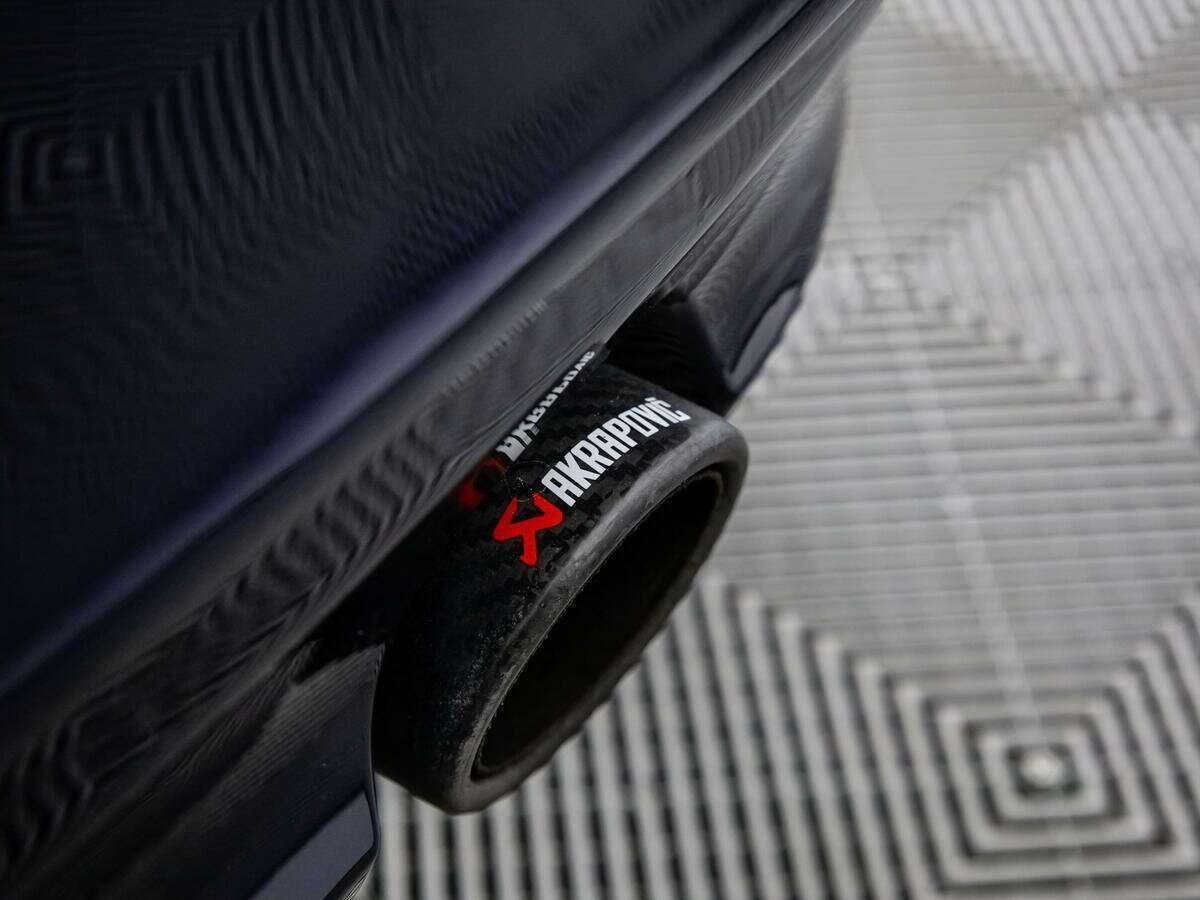 Jaguar XE с пробегом — 2017 год. Фото: #23