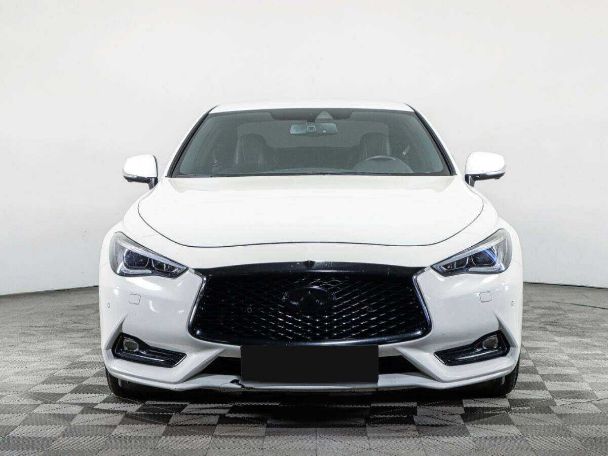 Infiniti Q60 с пробегом — 2017 год. Фото: #1