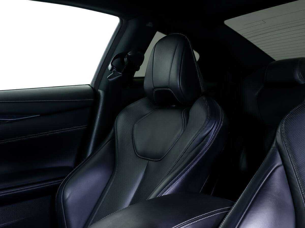 Infiniti Q60 с пробегом — 2017 год. Фото: #11