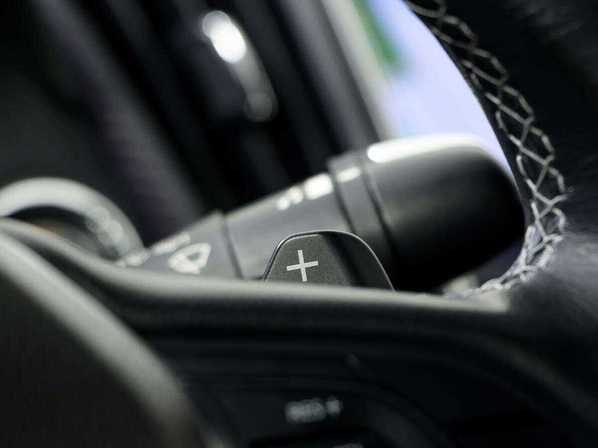 Infiniti Q60 с пробегом — 2017 год. Фото: #14