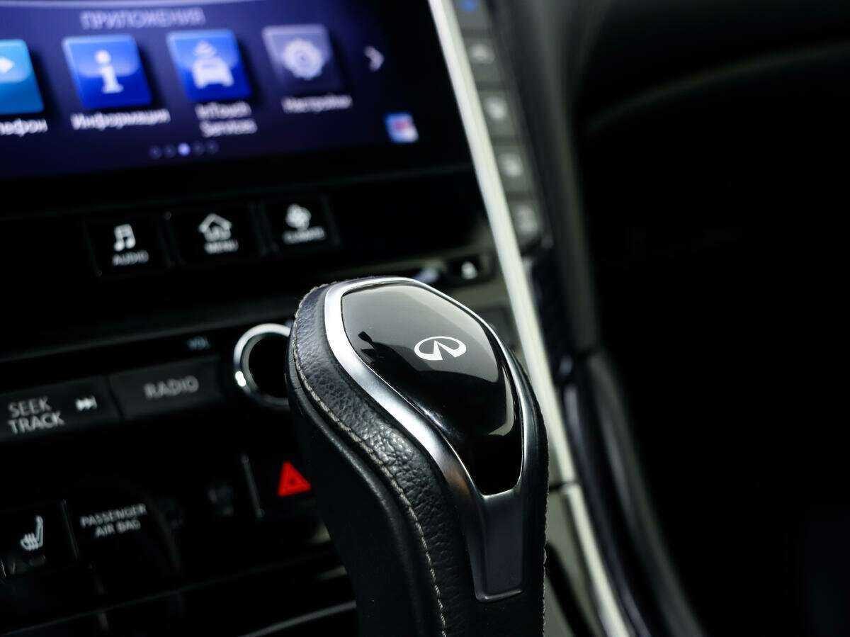 Infiniti Q60 с пробегом — 2017 год. Фото: #18