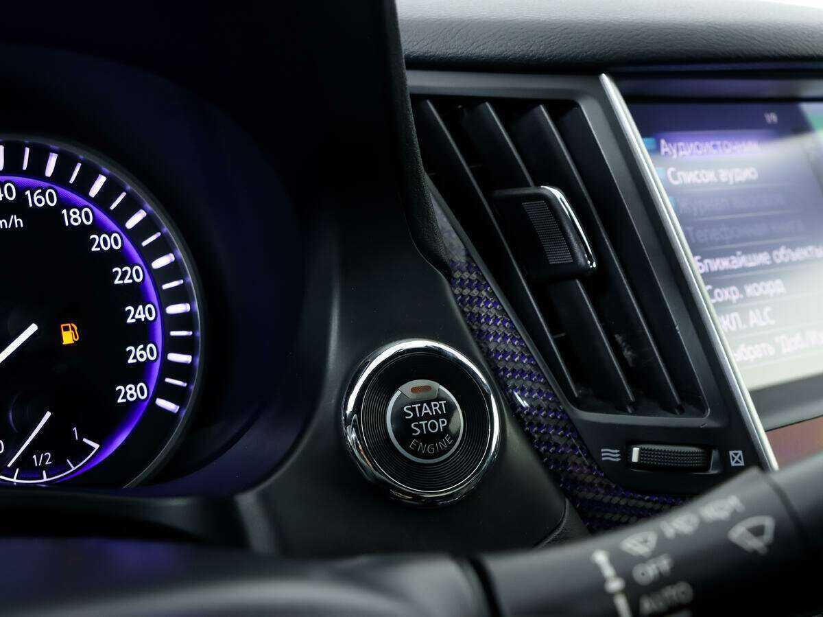 Infiniti Q60 с пробегом — 2017 год. Фото: #21