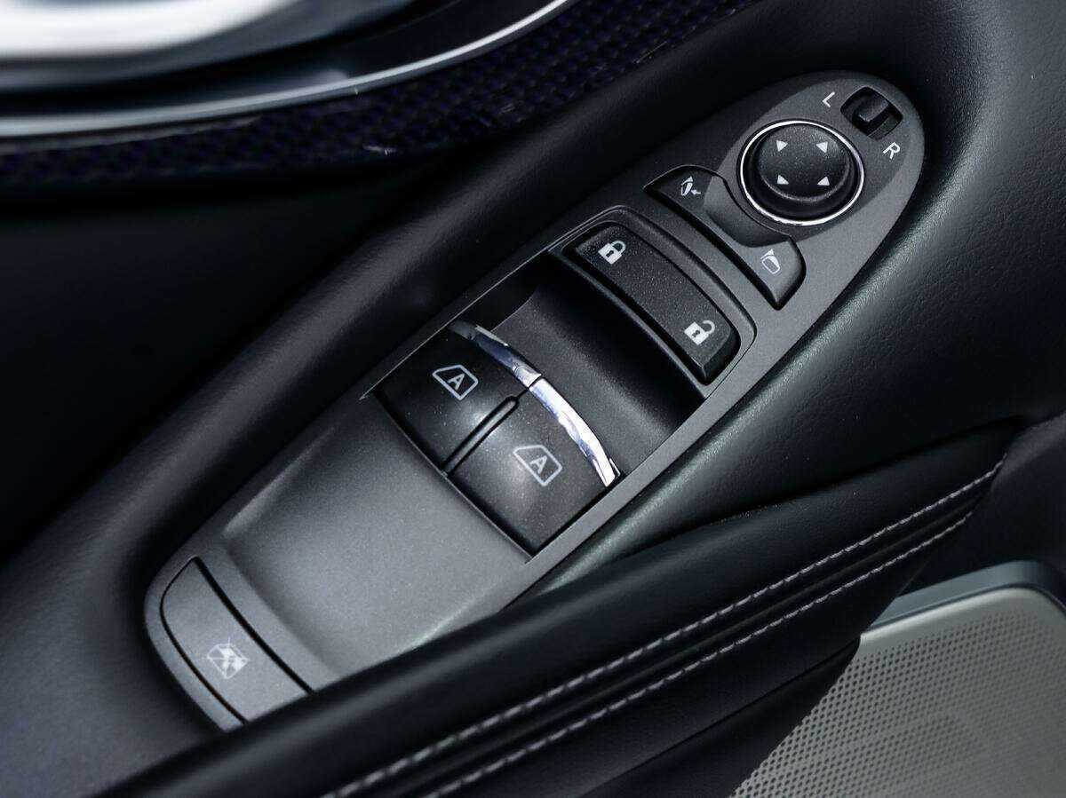 Infiniti Q60 с пробегом — 2017 год. Фото: #24