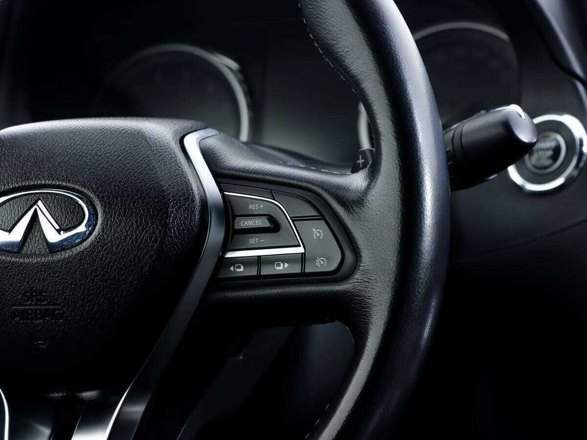 Infiniti Q60 с пробегом — 2017 год. Фото: #26