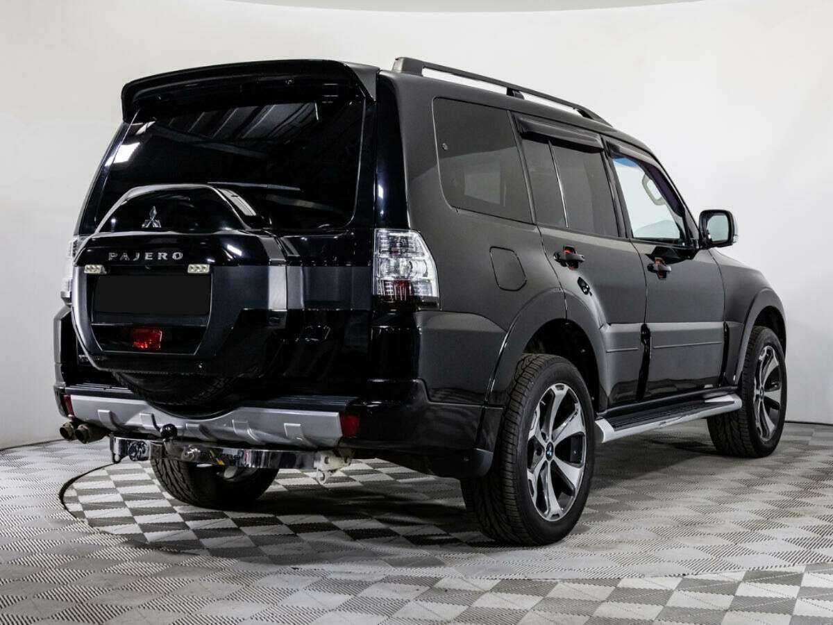 Mitsubishi Pajero с пробегом — 2015 год. Фото: #4