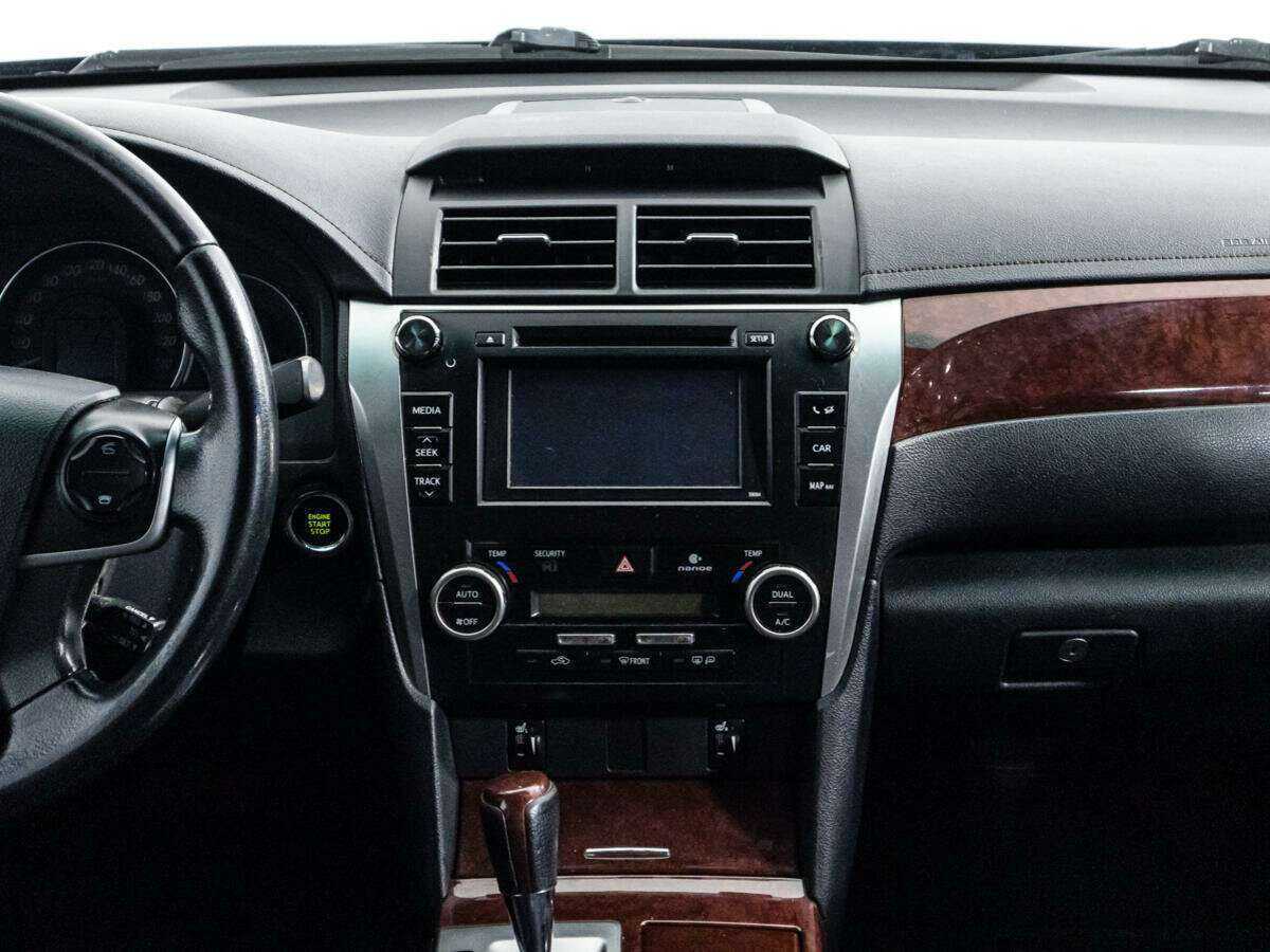 Toyota Camry с пробегом — 2013 год. Фото: #13