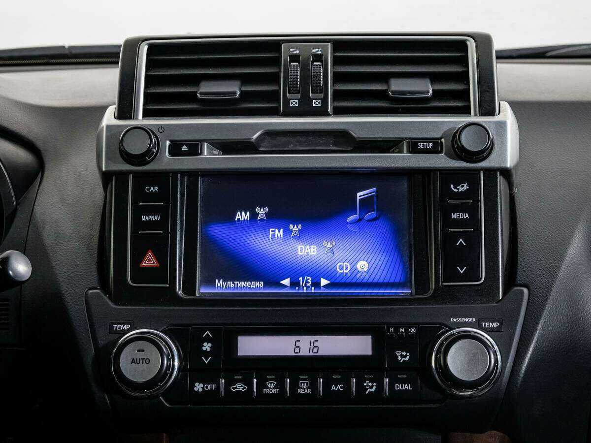 Toyota Land Cruiser Prado с пробегом — 2014 год. Фото: #17