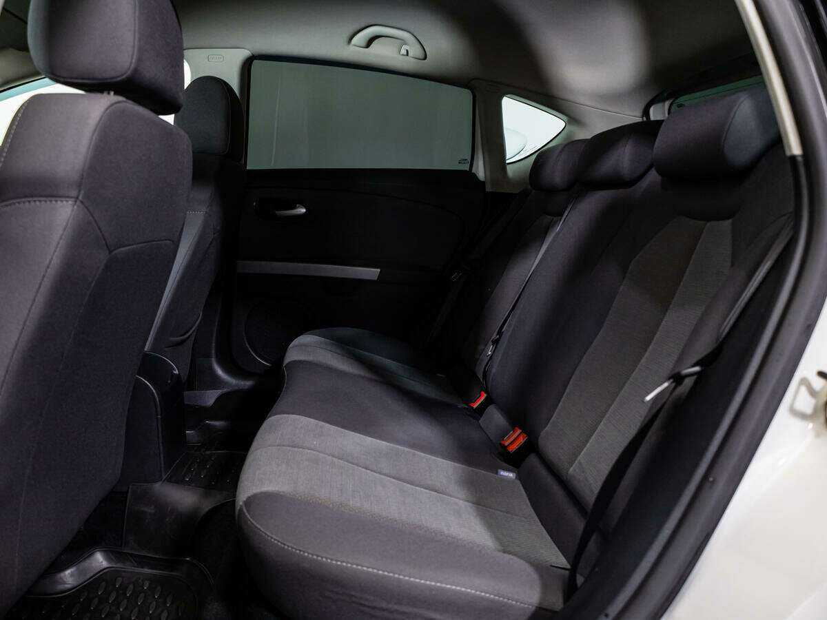 SEAT Leon с пробегом — 2011 год. Фото: #9