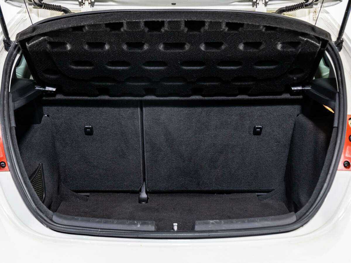 SEAT Leon с пробегом — 2011 год. Фото: #15