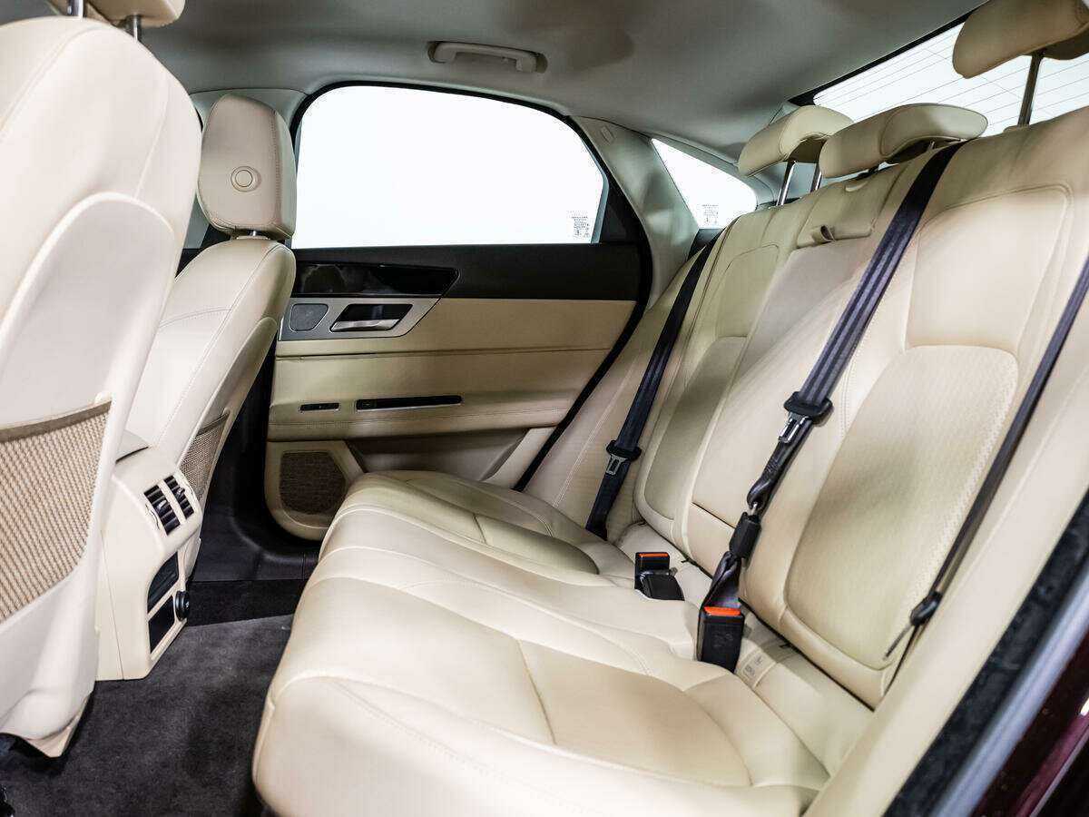 Jaguar XF с пробегом — 2016 год. Фото: #9