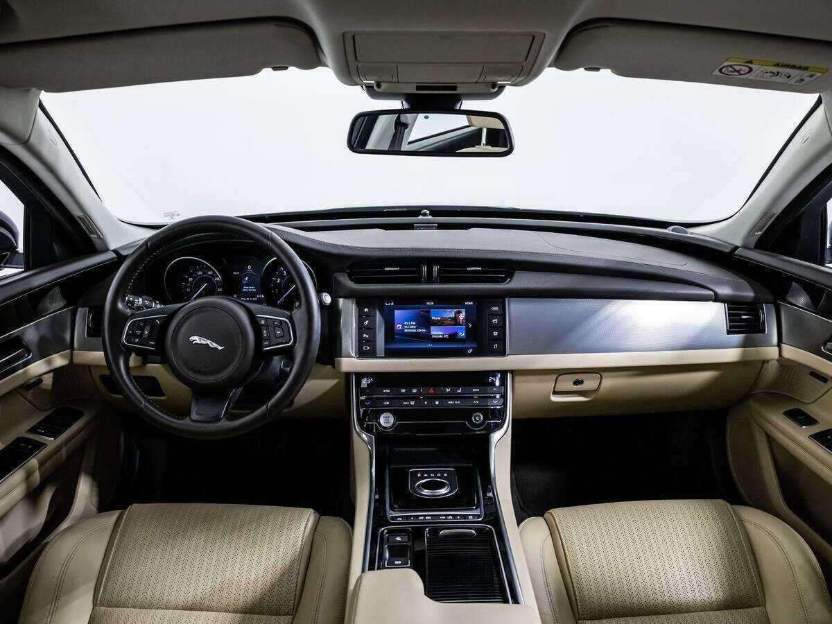 Jaguar XF с пробегом — 2016 год. Фото: #12