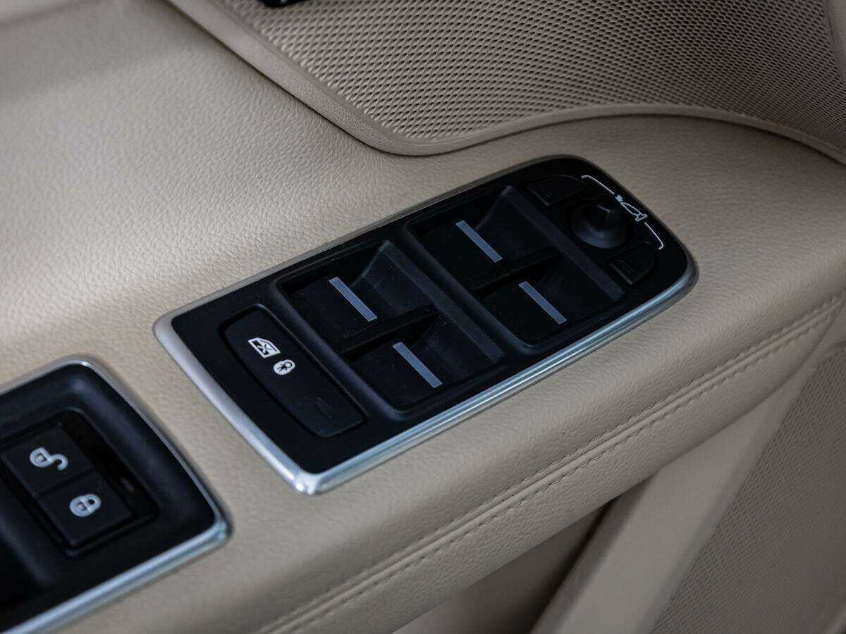 Jaguar XF с пробегом — 2016 год. Фото: #17