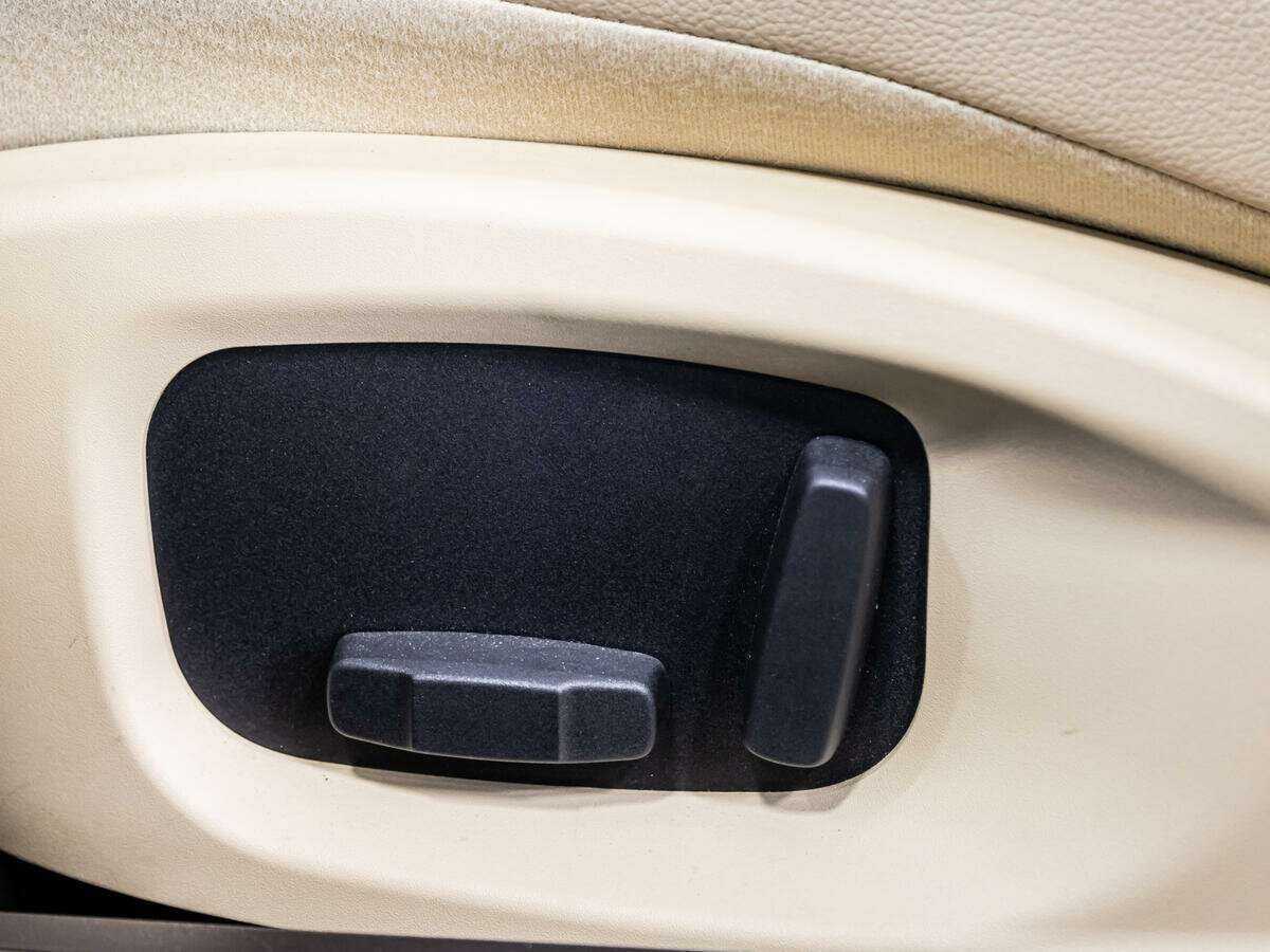 Jaguar XF с пробегом — 2016 год. Фото: #18