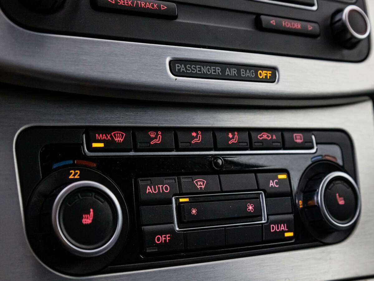 Volkswagen Passat с пробегом — 2010 год. Фото: #12