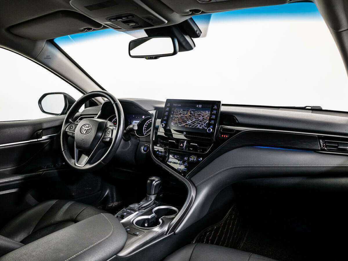 Toyota Camry с пробегом — 2021 год. Фото: #6