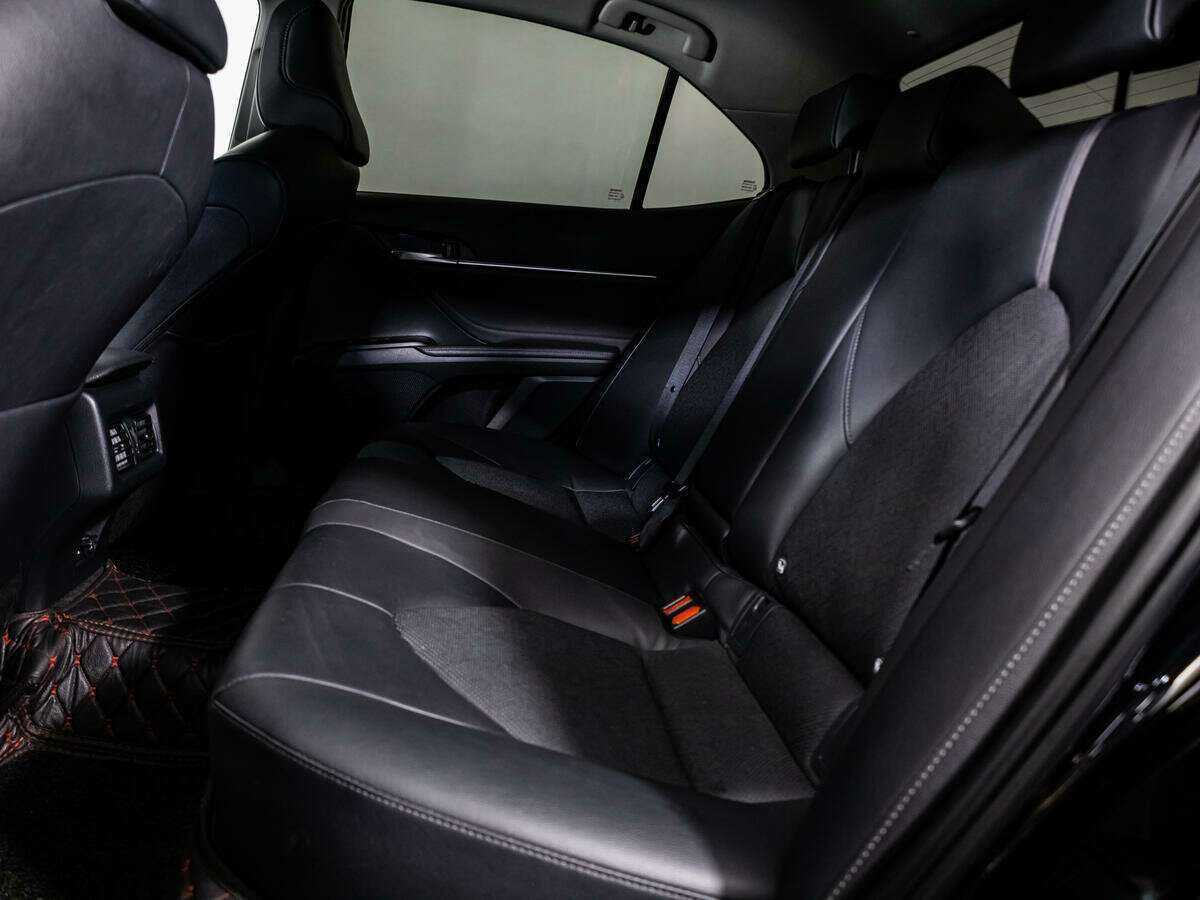 Toyota Camry с пробегом — 2021 год. Фото: #7