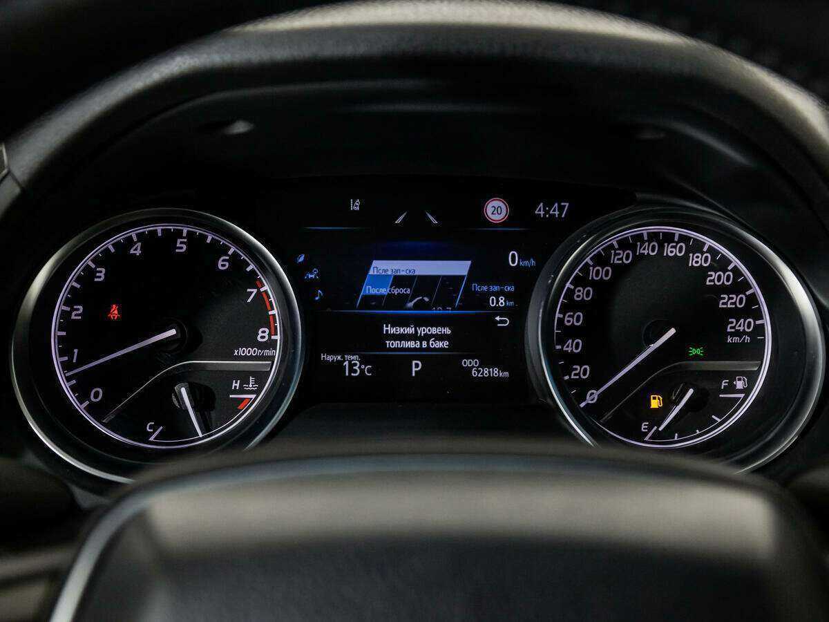 Toyota Camry с пробегом — 2021 год. Фото: #9