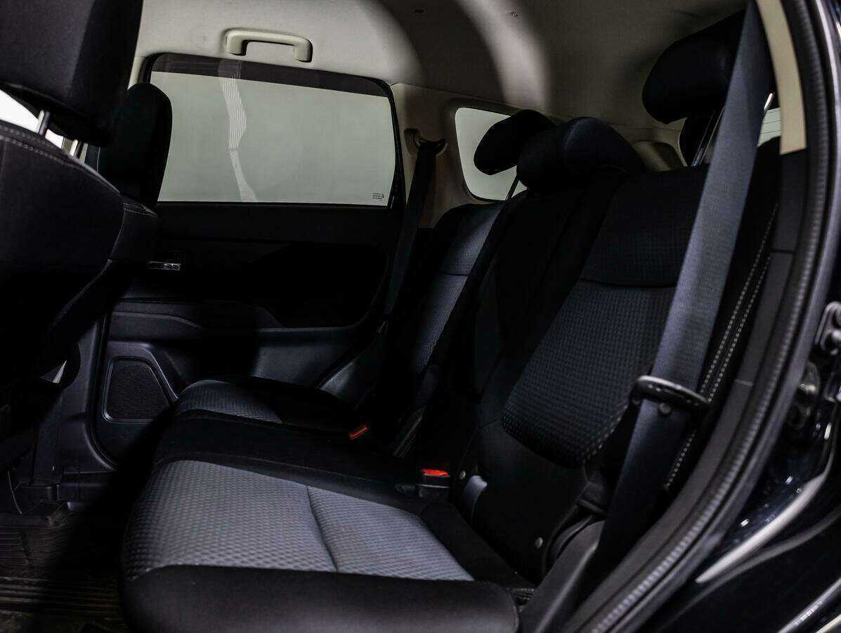 Mitsubishi Outlander с пробегом — 2017 год. Фото: #7