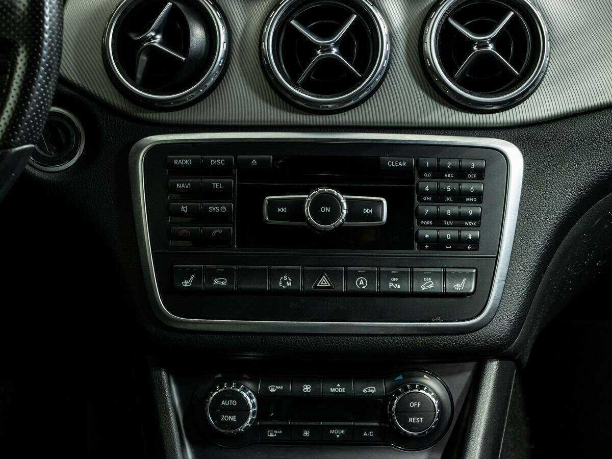 Mercedes-Benz GLA с пробегом — 2015 год. Фото: #13