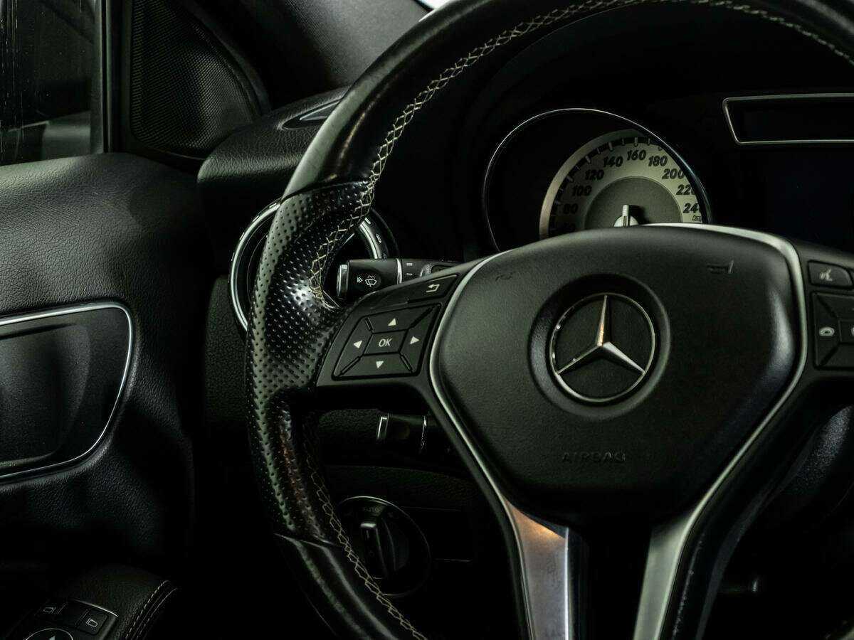 Mercedes-Benz GLA с пробегом — 2015 год. Фото: #15