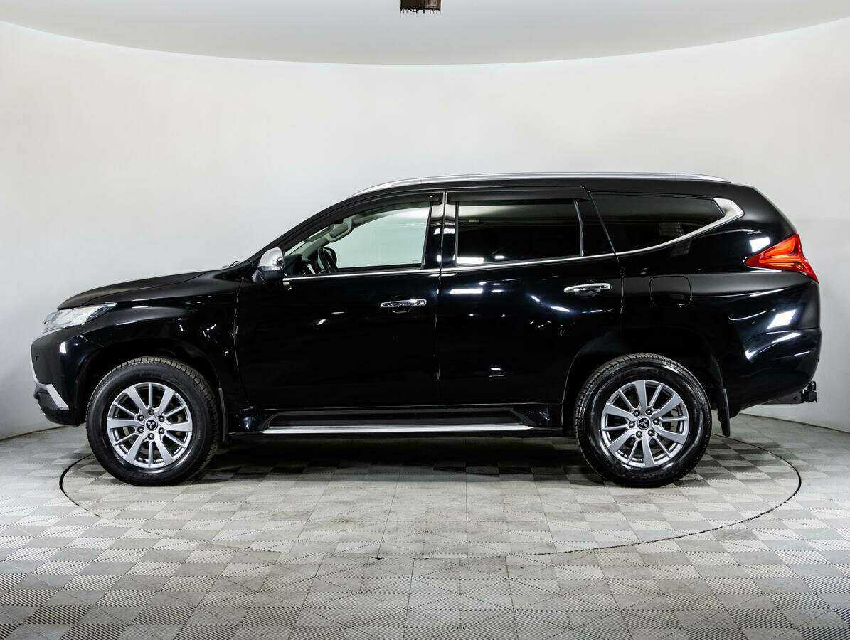 Mitsubishi Pajero Sport с пробегом — 2017 год. Фото: #7