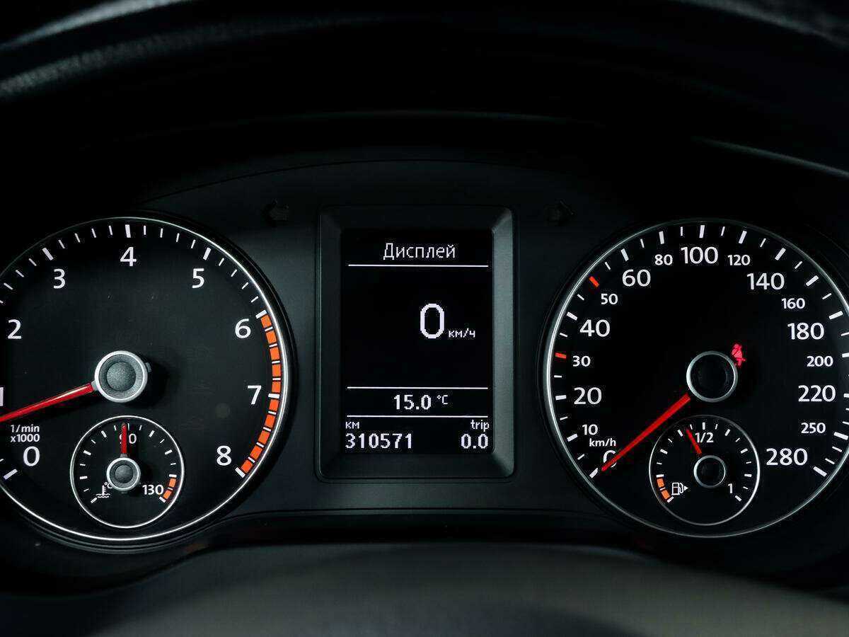 Volkswagen Jetta с пробегом — 2011 год. Фото: #17