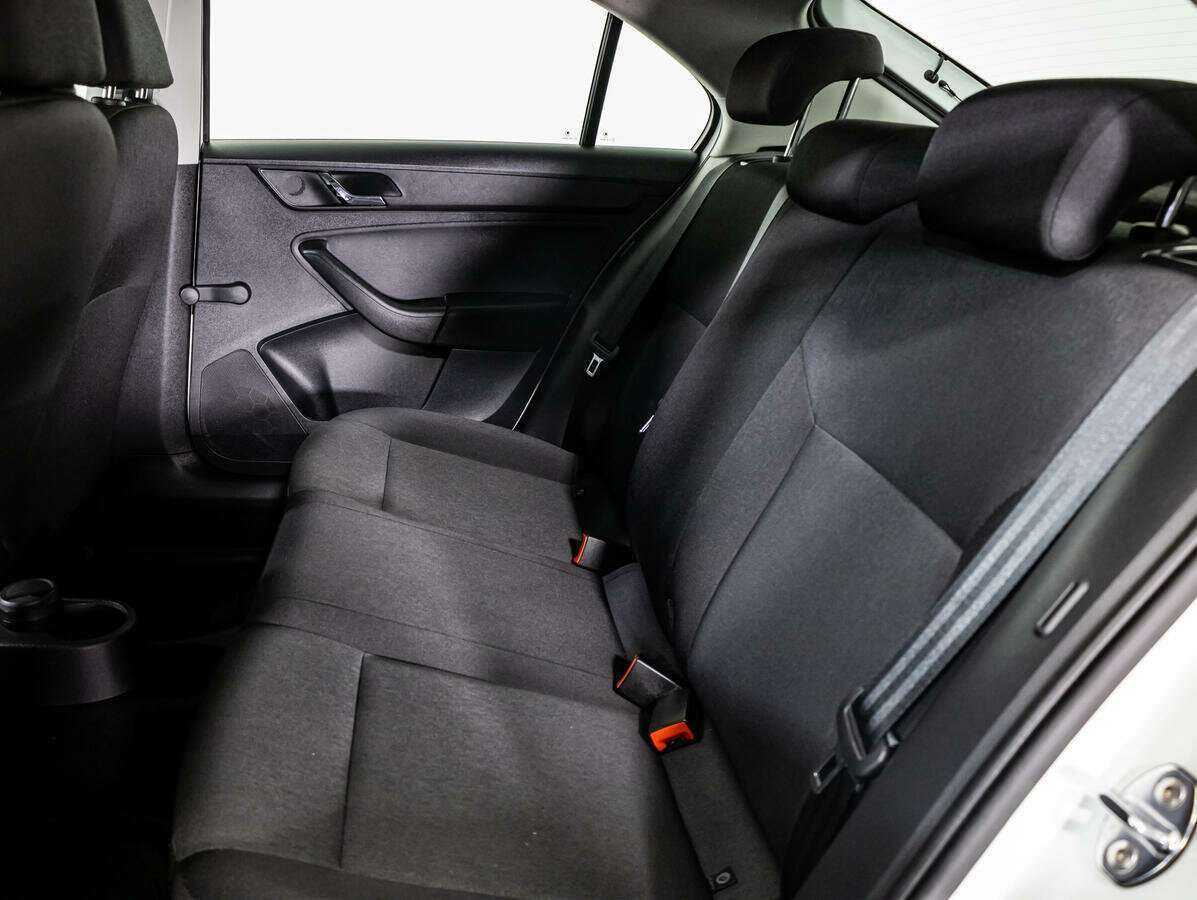 Skoda Rapid с пробегом — 2017 год. Фото: #7