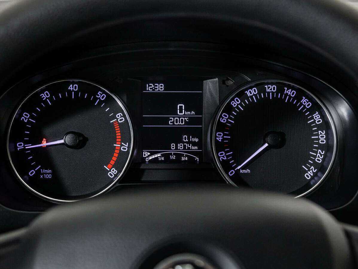 Skoda Rapid с пробегом — 2017 год. Фото: #9