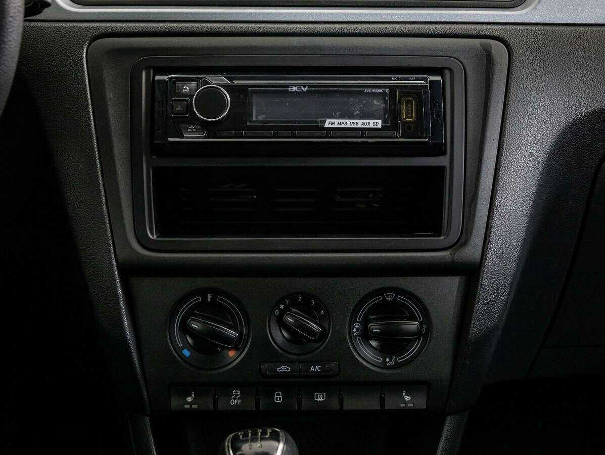 Skoda Rapid с пробегом — 2017 год. Фото: #11