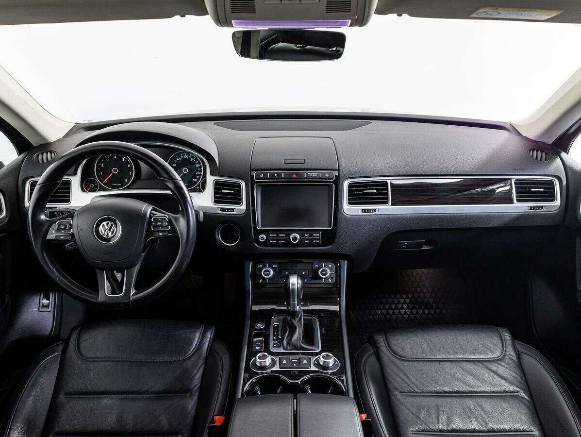 Volkswagen Touareg с пробегом — 2017 год. Фото: #10
