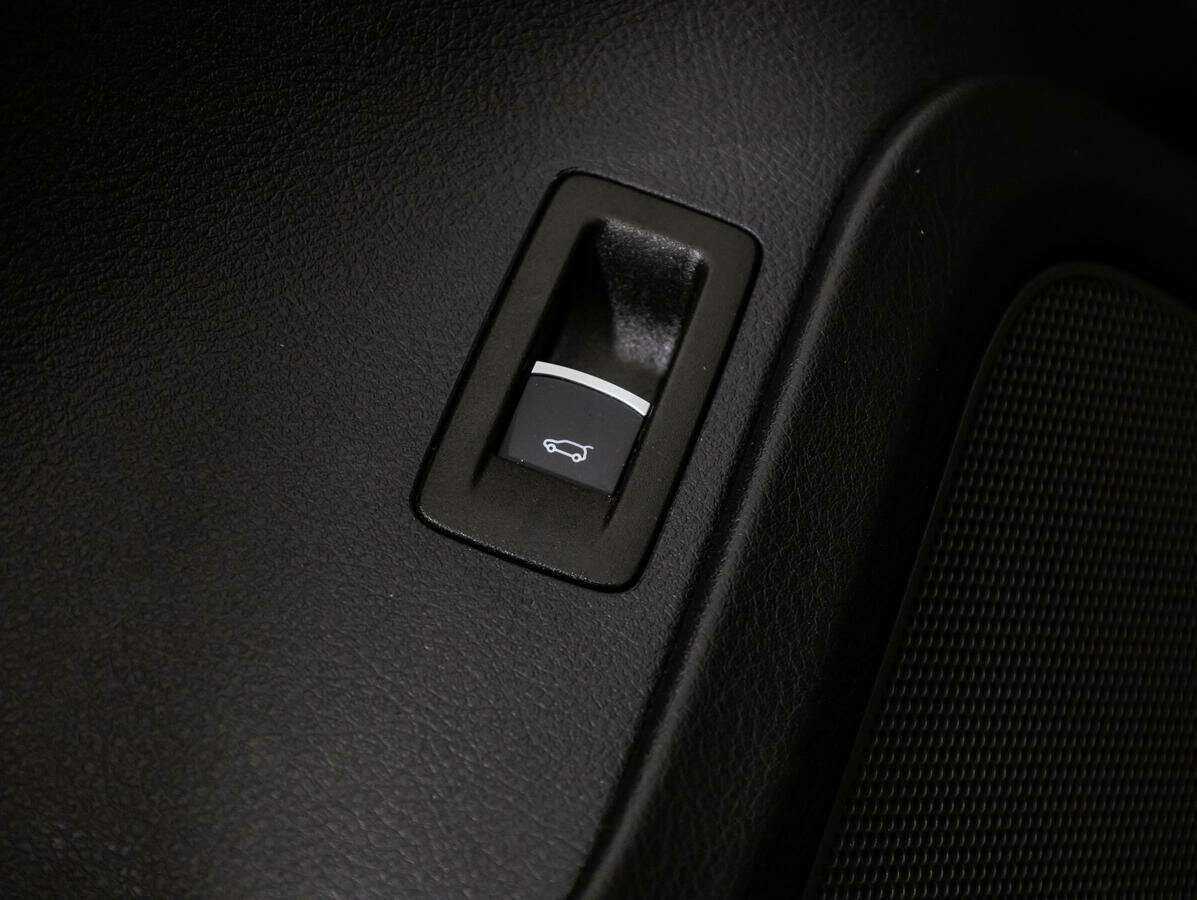 Volkswagen Touareg с пробегом — 2017 год. Фото: #17