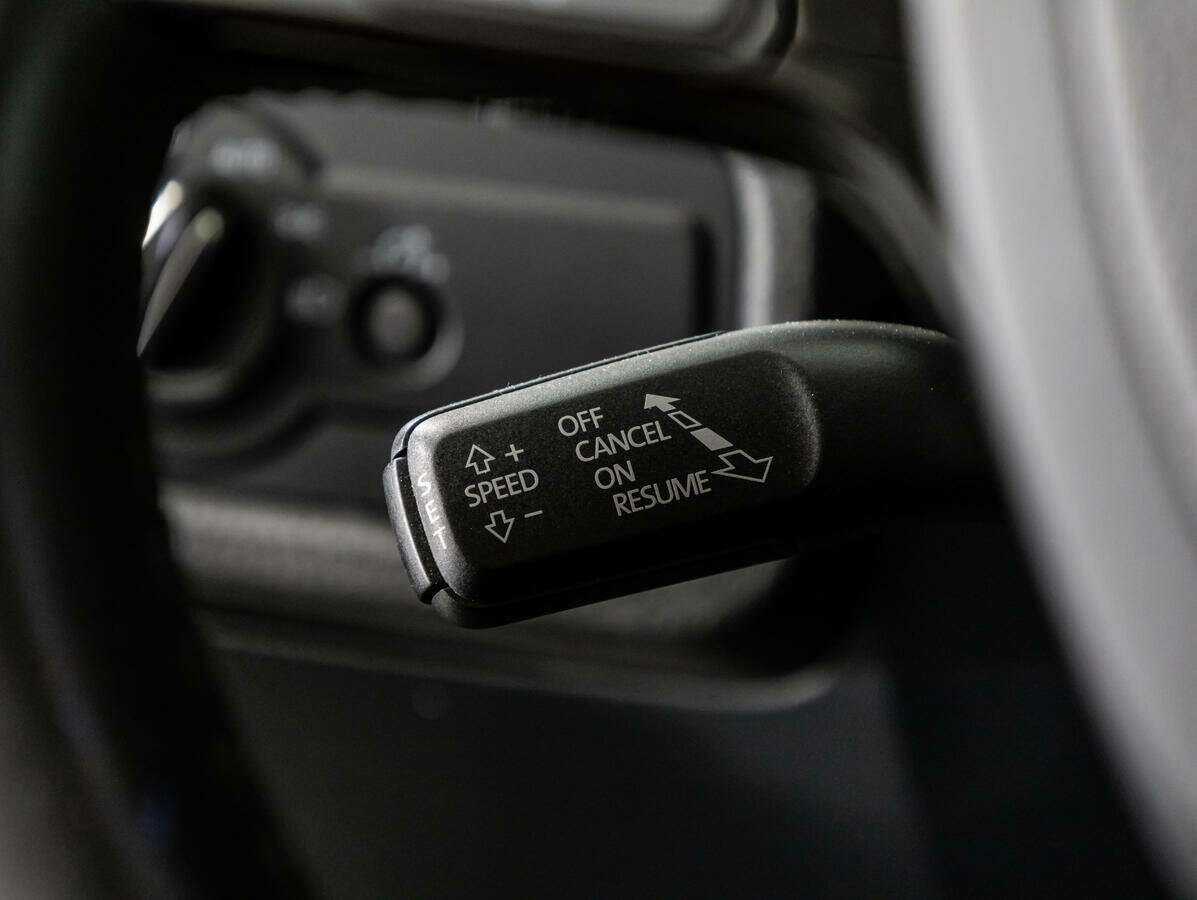 Volkswagen Touareg с пробегом — 2017 год. Фото: #19