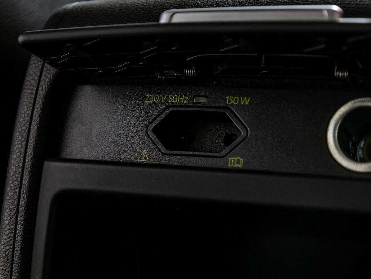 Volkswagen Touareg с пробегом — 2017 год. Фото: #26