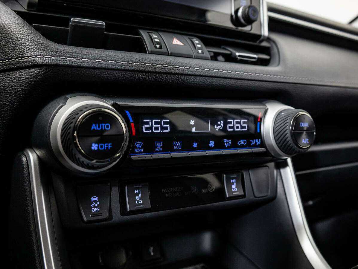 Toyota RAV4 с пробегом — 2022 год. Фото: #12