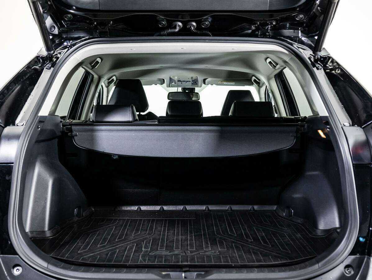 Toyota RAV4 с пробегом — 2022 год. Фото: #16