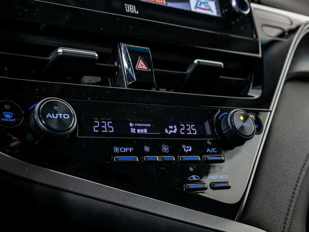 Toyota Camry с пробегом — 2021 год. Фото: #12