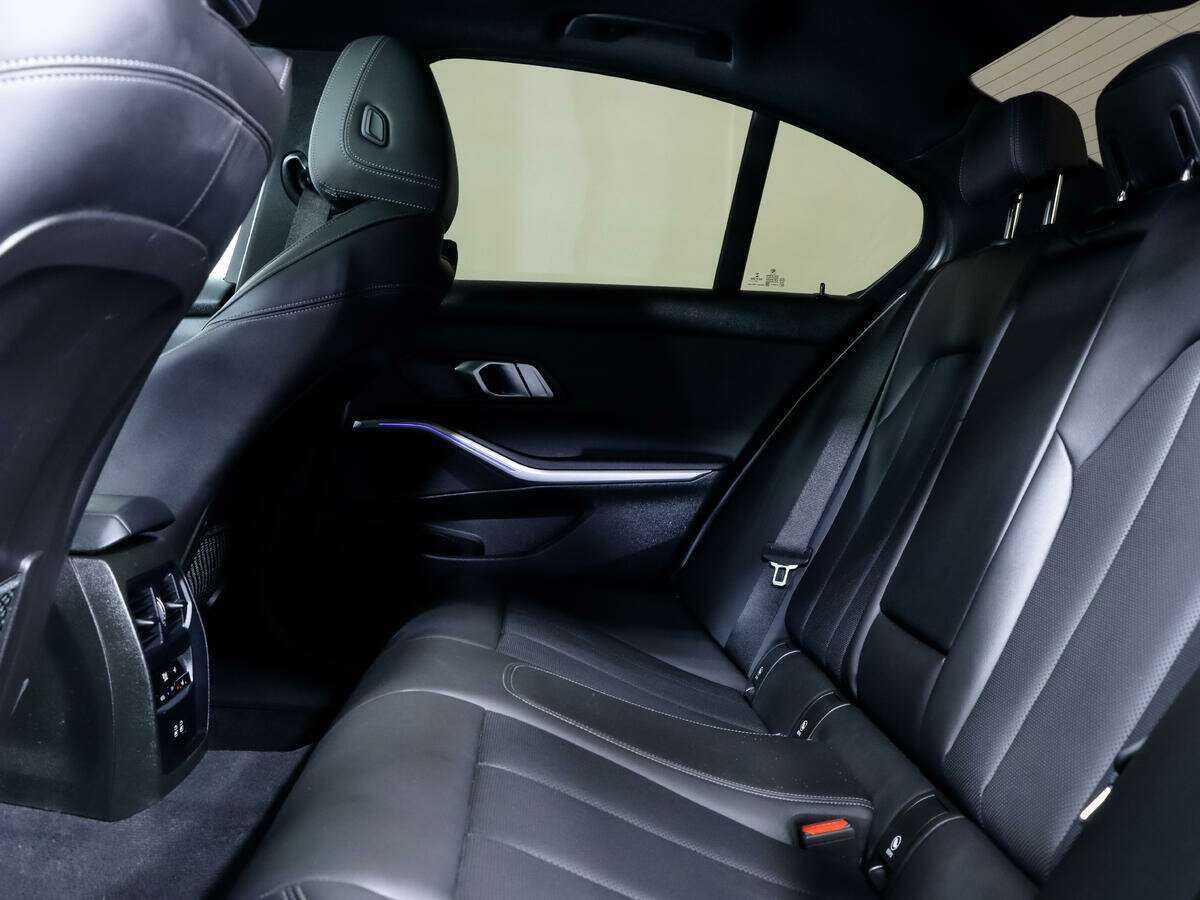 BMW 3 серии с пробегом — 2022 год. Фото: #10