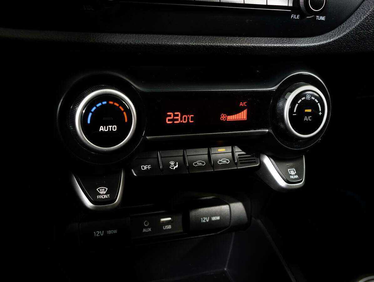 Kia Rio с пробегом — 2017 год. Фото: #10