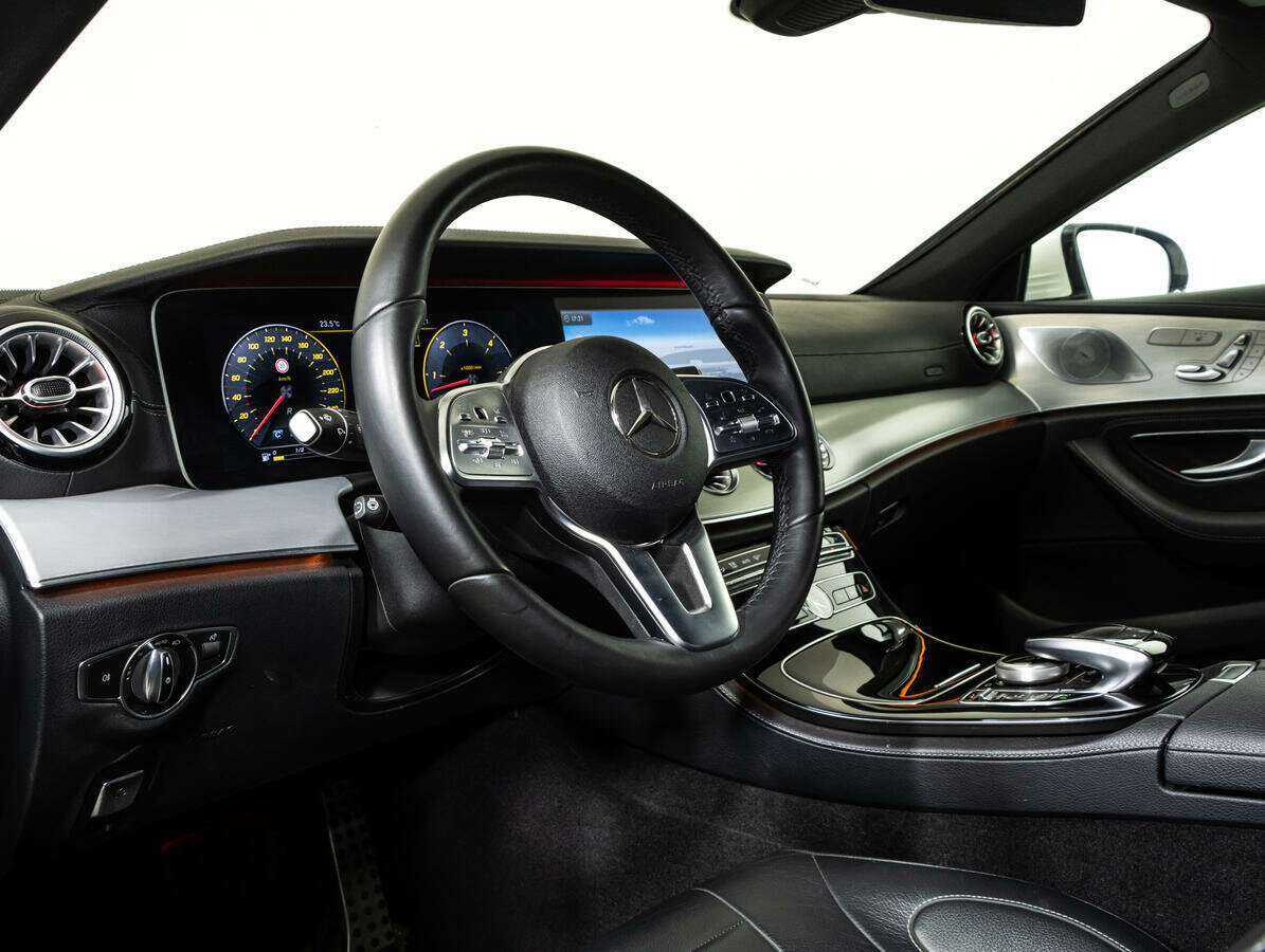 Mercedes-Benz CLS с пробегом — 2018 год. Фото: #11