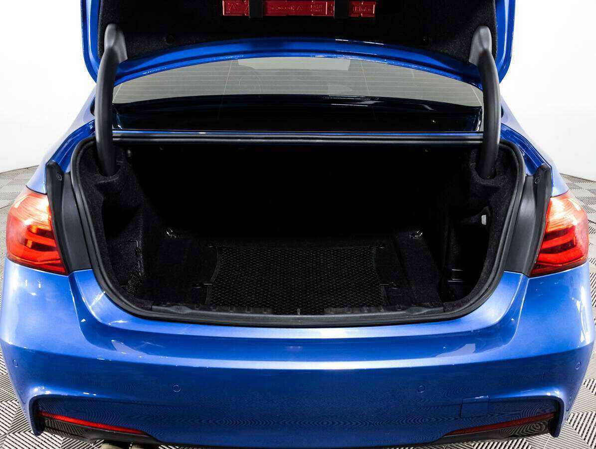 BMW 3 серии с пробегом — 2017 год. Фото: #19