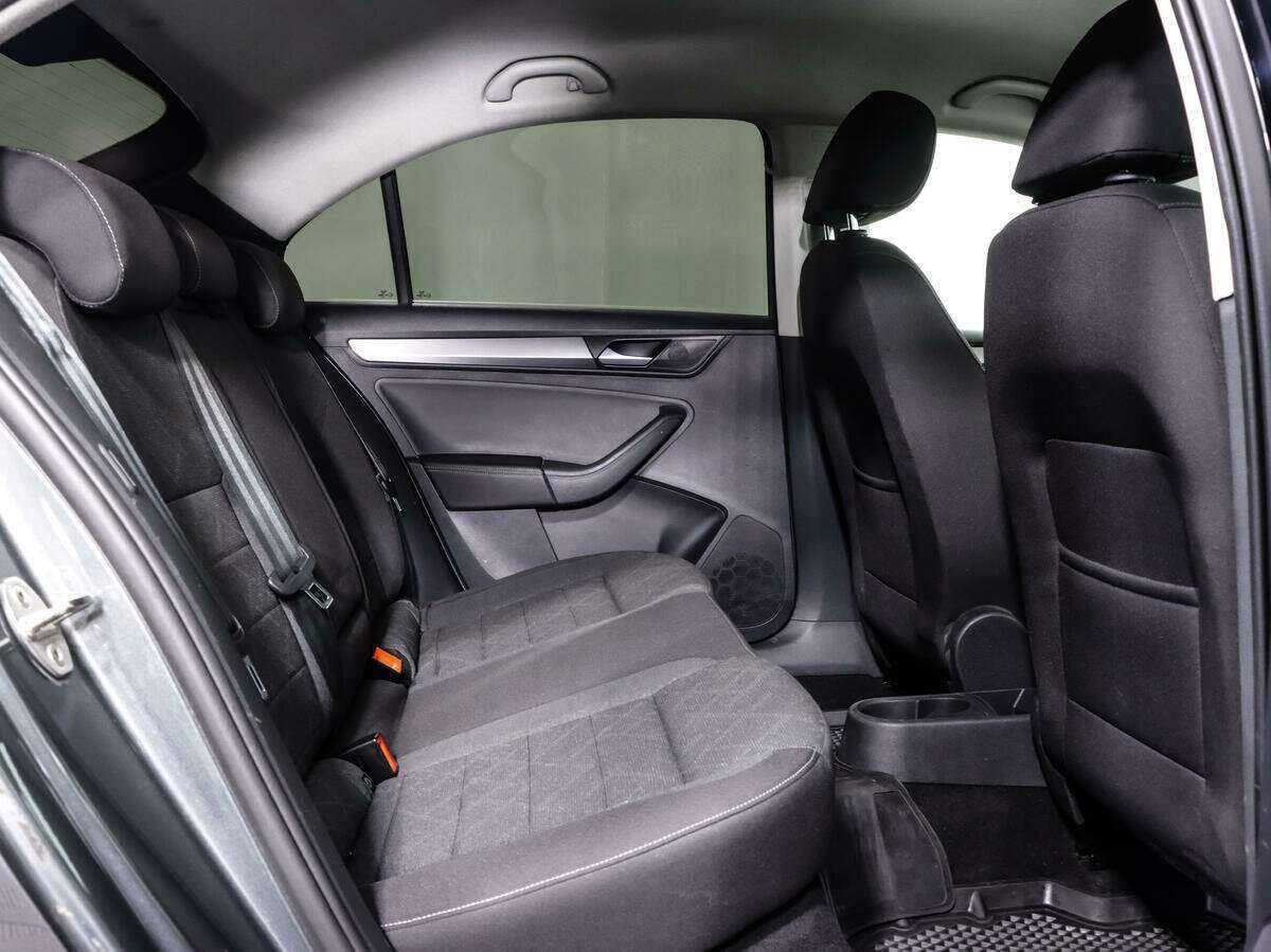 Volkswagen Polo с пробегом — 2020 год. Фото: #10