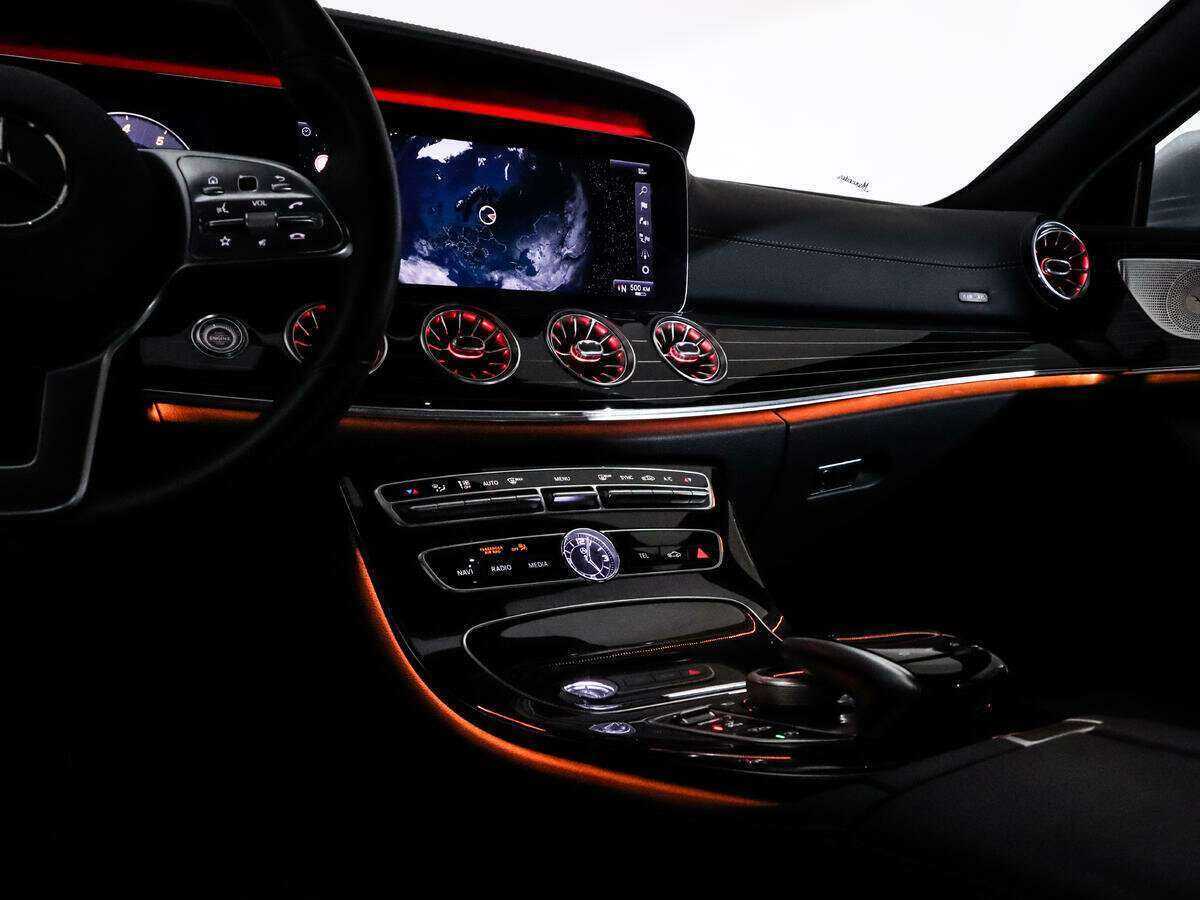 Mercedes-Benz CLS с пробегом — 2018 год. Фото: #16