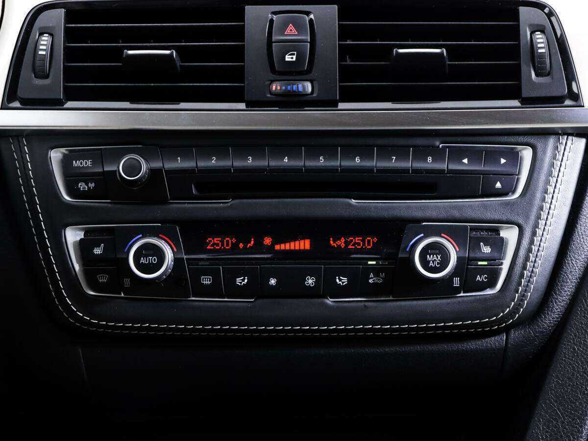 BMW 3 серии с пробегом — 2012 год. Фото: #14