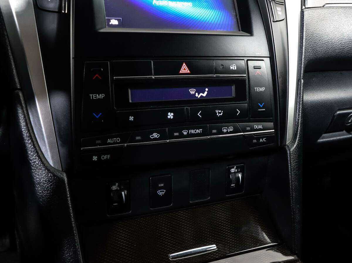 Toyota Camry с пробегом — 2017 год. Фото: #16