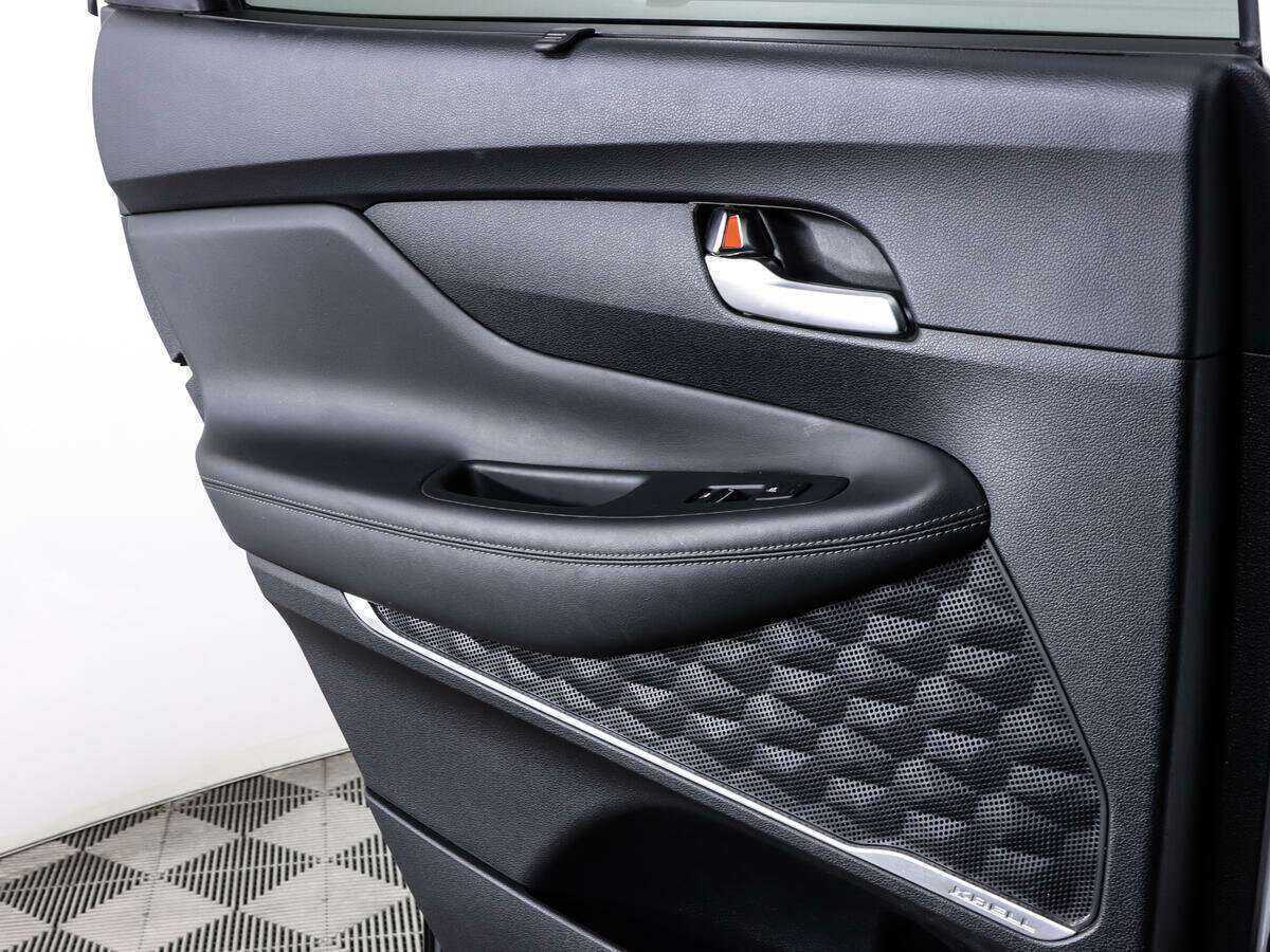 Hyundai Santa Fe с пробегом — 2019 год. Фото: #20